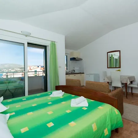 Fumija Trogir