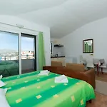 Fumija Τρογκίρ