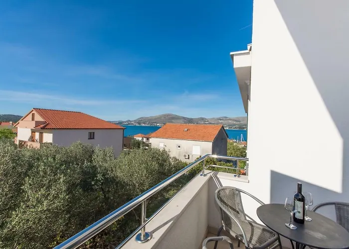 Fumija Trogir