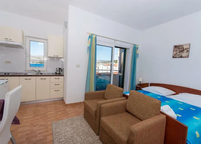 Fumija Trogir