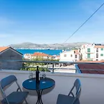 Fumija Apartment