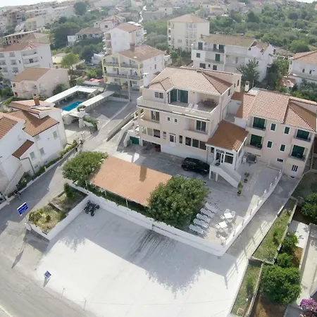Fumija Apartment