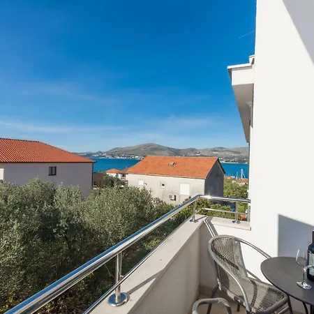 Fumija Trogir