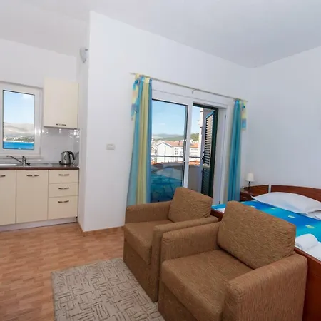 Fumija Trogir